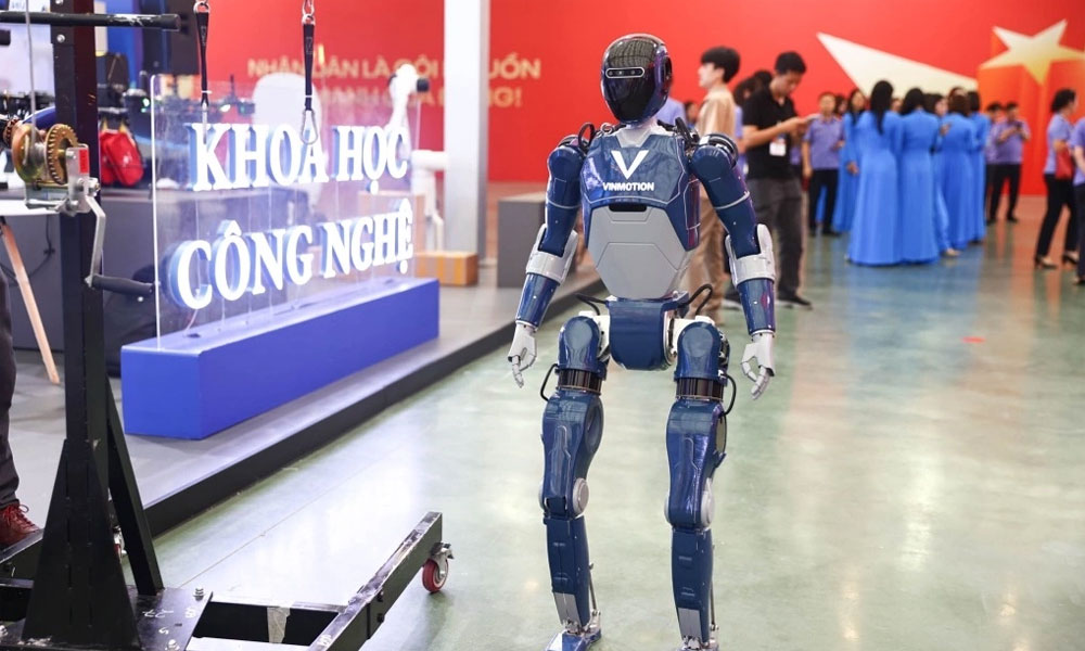 Vietnam leads world in high-tech trade, creative goods exports